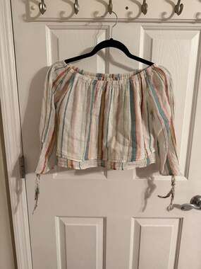 Thread & Supply Off-the-Shoulder Striped Long Sleeve Crop Top. Size Small.